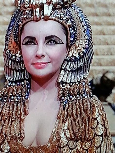 Elizabeth Taylor In Cleopatra 1963 Artofit