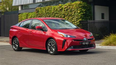 Toyota Prius 2019 Pricing And Specs Revealed Car News Carsguide