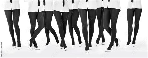 Foto De Fashion Concept Collage Of Women Beautiful Legs Wearing Dark