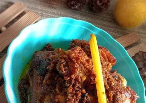 Nov 19, 2020 · bumbu ungkep bisa dipakai bumbu kuning dengan tambahan kunyit atau bumbu putih tanpa kunyit dengan tambahan gula aren. Resep Ayam Goreng Bumbu Kuning oleh Iffah Foodies - Cookpad