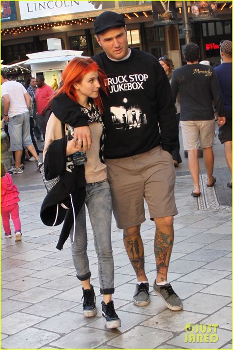 Paramores Hayley Williams Marries Musician Chad Gilbert Photo