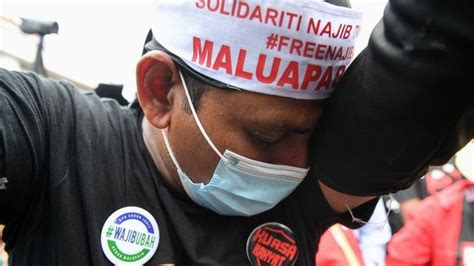 Najib Razak Malaysian Ex Pm Gets 12 Year Jail Term In 1mdb Corruption