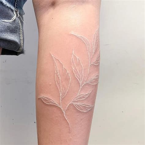 Unleash Your Creativity With White Ink Hand Tattoos 10 Stunning Design