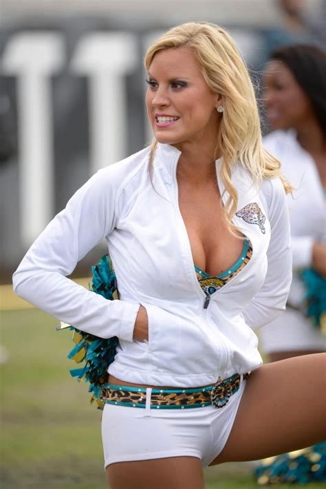 The Jacksonville Jaguars Cheerleaders Perform During The Second Half Of An Nfl Football Game