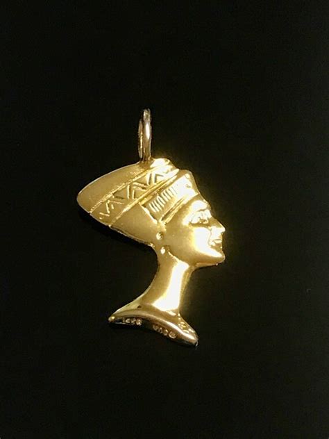 Egyptian Queen Nefertiti Pendant Gem