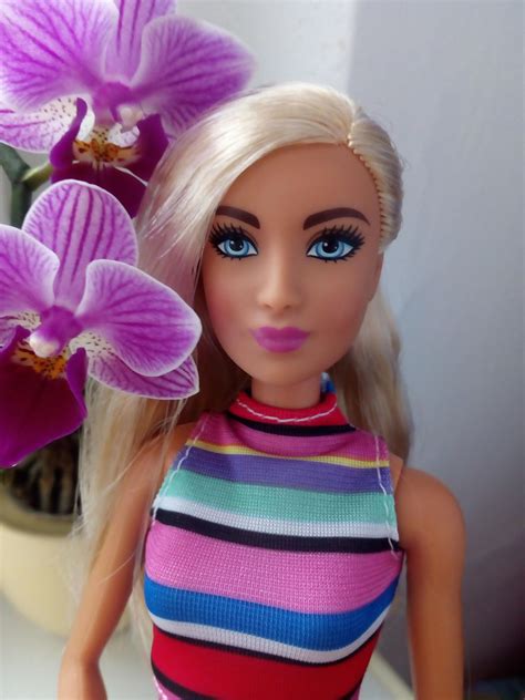 Barbie Fashionistas č68 Candy Stripes