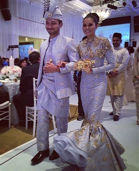 Inspirasi pernikahan dapat hadir dalam berbagai formasi, salah satunya adalah melalui acara pagelaran busana yang. 87 best Songket ideas images on Pinterest | Malay wedding ...