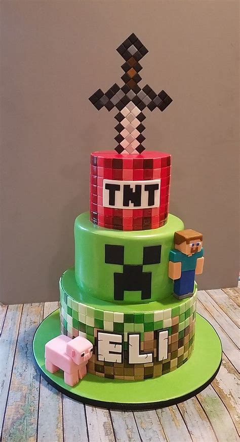 how to make cool minecraft cakes at home 11 diy minecraft birthday party minecraft party