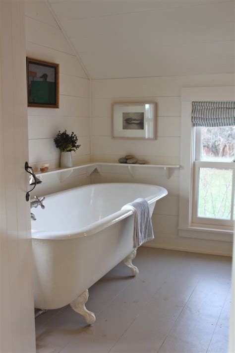 A Cottage Reborn In Coastal Maine Clawfoot Tubs Cottage
