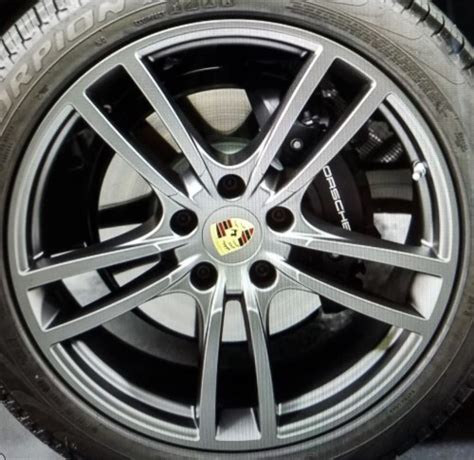 H 67573 Porsche Cayenne 21x95 Raised Double 5 Spoke Wheel Collision
