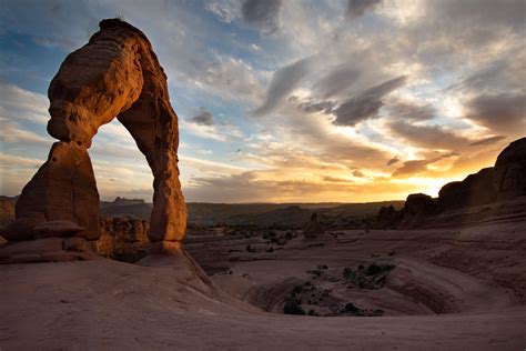 Delicate Arch At Sunset In Arches National Park Oc 6000x4000 R