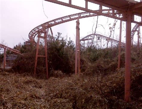 Abandoned Theme Parks 40 Pics
