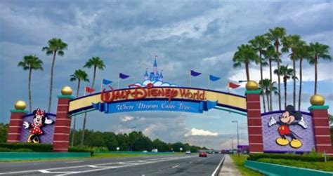 How To Get A Job At Disney World 5 Tips College Values Online
