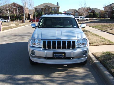 Jeep Grand Cherokee Hemi Overland Photos Reviews News Specs Buy Car
