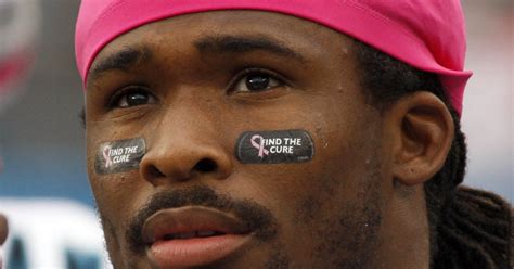 After His Moms Death From Breast Cancer Football Player Pays For 53 Strangers Mammograms