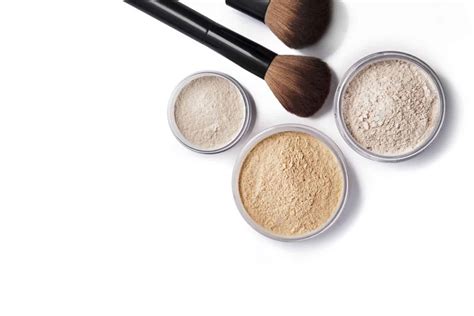 5 Best Face Powders For Mature Skin In 2021