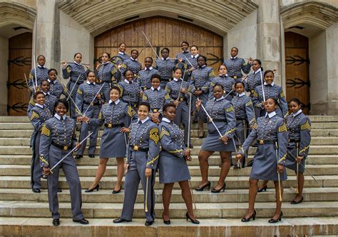 west point s 2019 graduating class goes viral with photo of history making black female cadets