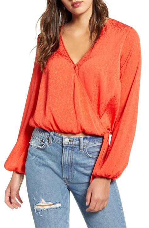 What To Wear In Australia Fancy Tops Dressy Tops Spring Blouses V