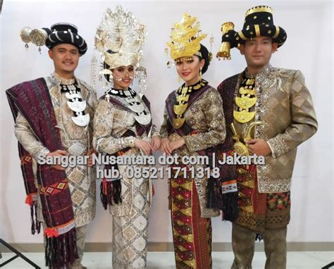 Garisa wedding organizer adalah suatu jasa khusus yang kami buat yang berfungsi secara pribadi membantu calon pengantin dan keluarga dalam perencanaan dan supervisi. " SANGGAR NUSANTARA DOT COM " | Jakarta: SEWA BAJU ...