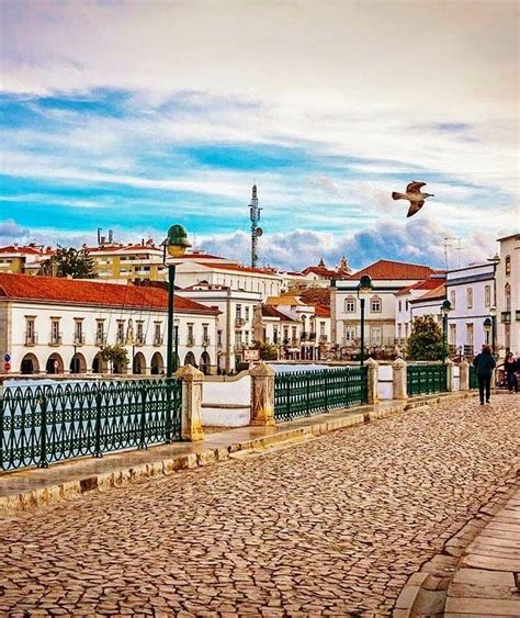 Tavira ist eine stadt und ein kreis in portugal mit 26.167 einwohnern. Tavira in Algarve