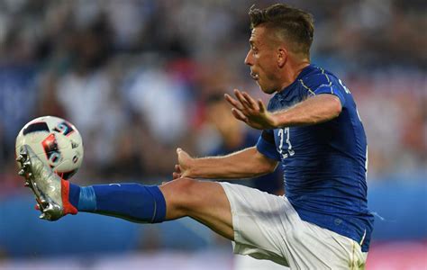Essere considerati incedibili da un top clubeuropeo come. Serie A: El Nápoles ficha a Giaccherini por tres ...