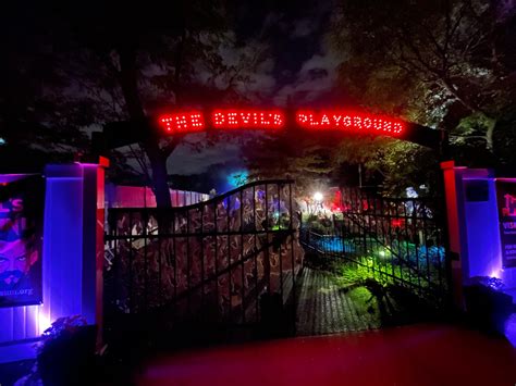 Chicagolands Halloween Houses The Devils Playground In Flossmoor