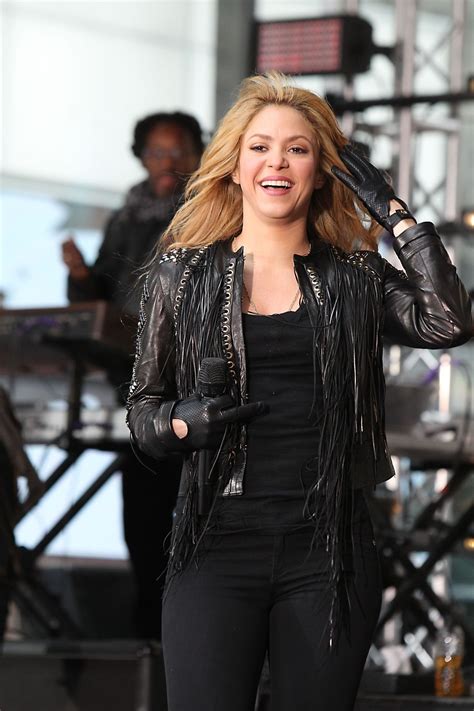Shakira Performing On Nbcs Today Rockefeller Plaza In New York