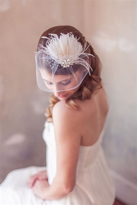 A Collection Of Exquisite Vintage Bridal Hair Accessories Chic
