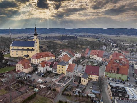 Live stream plus station schedule and song playlist. Chełmsko Śląskie - domy tkaczy, lniane interesy i barokowe ...