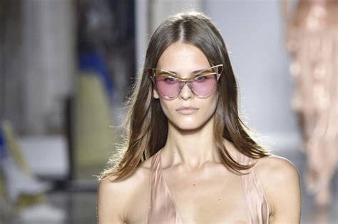 Milan Fashion Week Models Flash Boobs In Wardrobe Malfunction Daily Star
