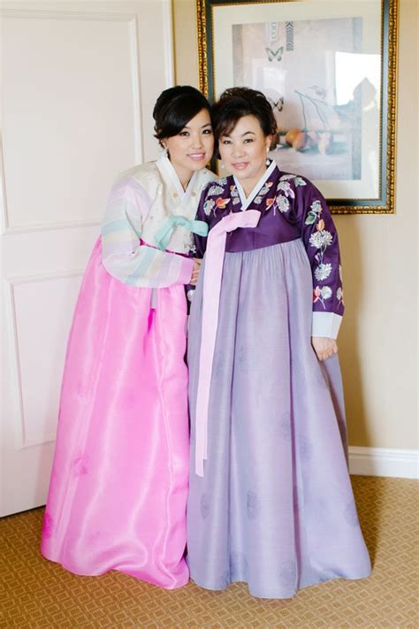 The dresses of both the bride and groom are traditionally the bride's mother is supposed to fashion these cups out of a gourd grown in their own. Mothers Photos - Korean Hanbok Dresses - Inside Weddings