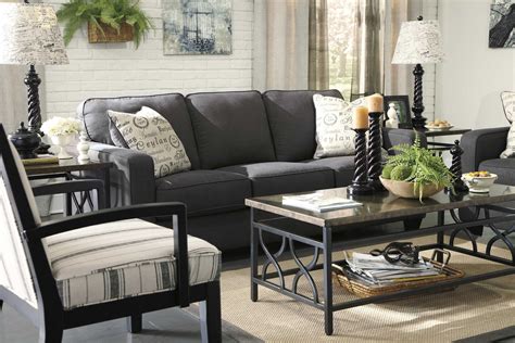 Enhance The Beauty Of The Living Room With These Chic Sofas Of Michael