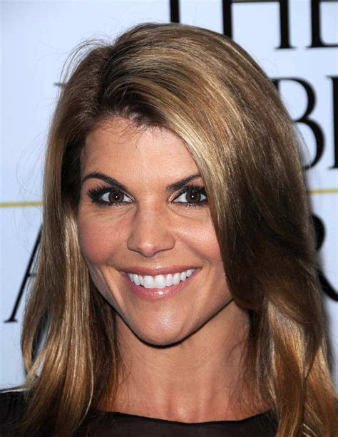 actress lori loughlin panics about potential prison time for college admissions scandal the