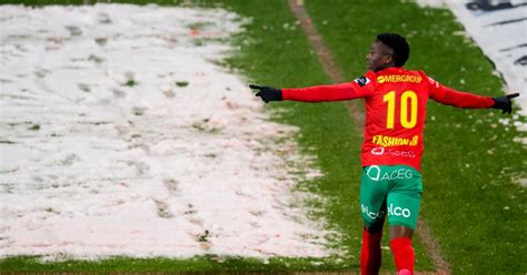 Logo and kit kv oostende. KV Oostende toont zich het handigst op sneeuwtapijt en zet ...
