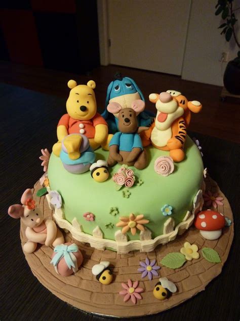 Winnie the pooh, zitate and pu der bär on pinterest. Diese Winnie-the-Pooh-Torte wäre perfekt für den ...