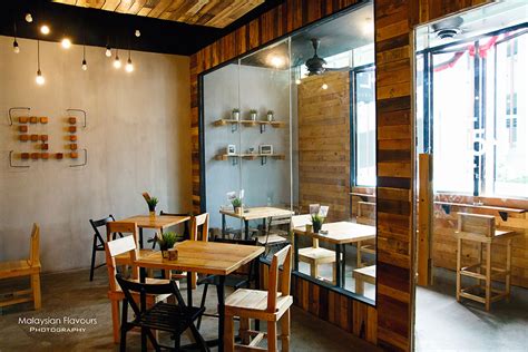 There aren't any hobbits asking for second breakfasts here, but sri petaling is a mixed bag of old eating establishments, massage parlours and cafés. 5.1 Cafe Gallery @ Sri Petaling KL: Crispy Tortilla Pizza ...
