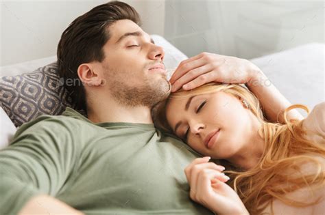 Romantic Couple Hugging In Sleep American Go Association