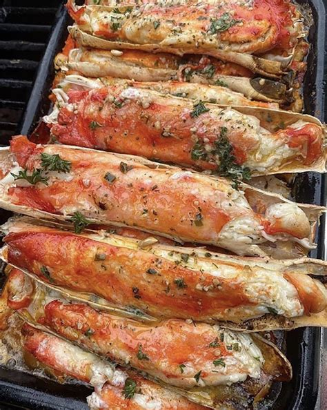 Baked Crab Legs In Garlic Butter Sauce