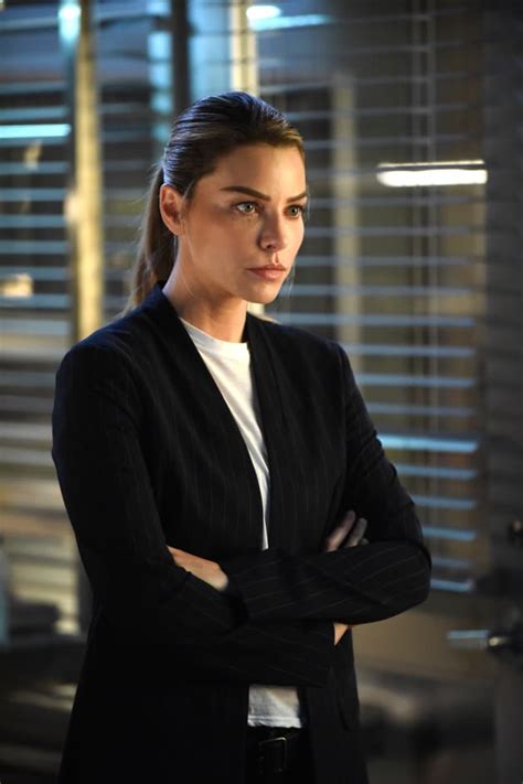 When maze is the prime suspect in a murder, lucifer and chloe enter the world of bounty hunting to investigate. Lucifer Season 3 Episode 9 Review: The Sinnerman - TV Fanatic