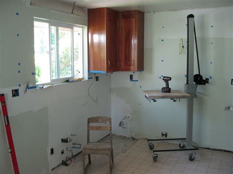 How to install kitchen cabinets. UPPER CABINET INSTALLATION