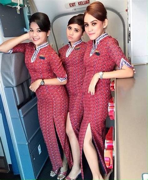 Lion Air Cabin Crew Wanita Terseksi Wanita Pramugari