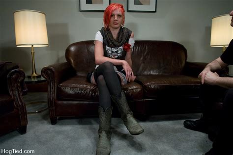 Alternative Chick Midian Gets Some Bondage At Casting Couch Porn