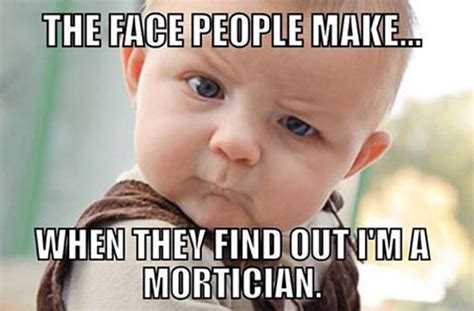 36 Hilarious Mortician Humor Memes Urns Online
