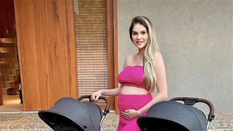 Grávida de gêmeos Bárbara Evans revela estado de saúde dos filhos