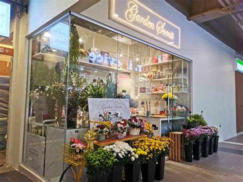 Come on over for a great shopping and dining experience by the lake. Our florist shop located Waterfront Desa Park City ...
