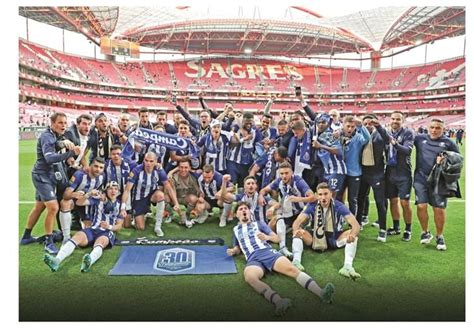 Fc Porto Campeão Nacional Festa Na Luz Foi Azul Futebol Correio Da