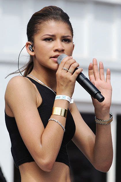 Zendaya Dropped Out Of The Aaliyah Movie Heres Why She Changed Her