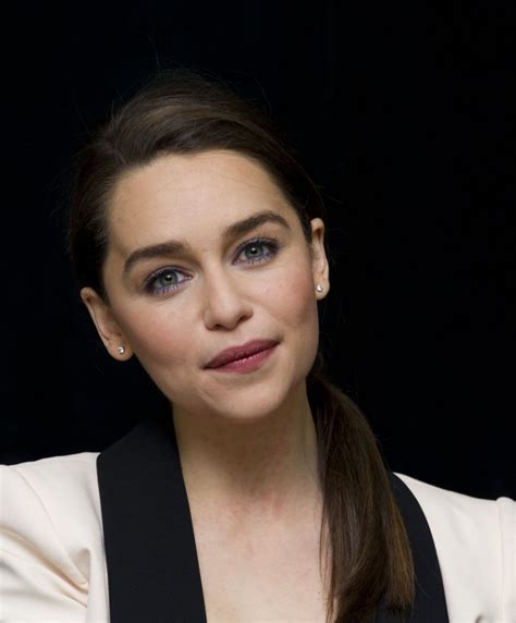 Terminator Genisys Actress Emilia Clarke Full Hd Images And Wallpapers