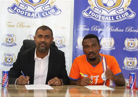 Azam Fc Yamuongezea Mkataba Bryson Raphael Hadi 2o23 Na Kumsajili Beki Wa Ruvu Shooting Edward