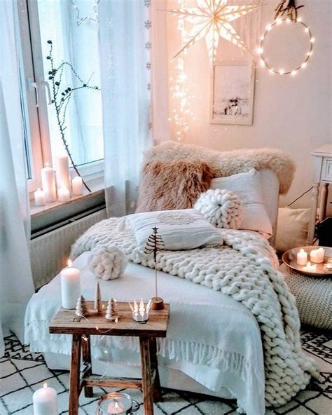 38 Ultra Cozy Bedroom Decorating Ideas For Winter Warmth